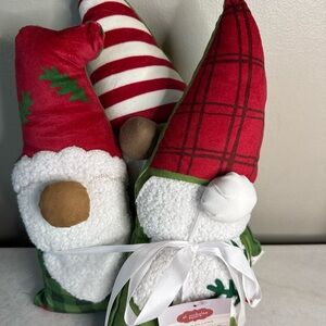 NEW ST. NICHOLAS SQUARE CHRISTMAS GNOME SHAPED 3 PACK PILLOW SET